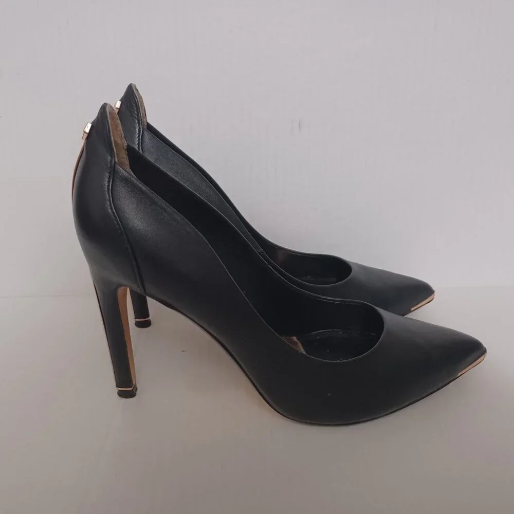 TED BAKER LONDON MELISSA ROSE GOLD TRIM HEELS size 39